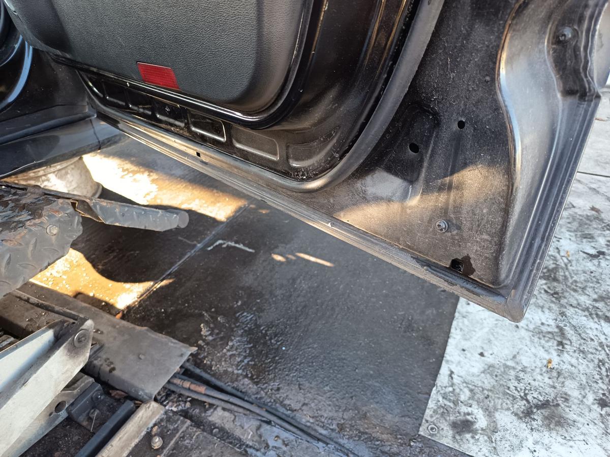 Mercedes W245 Mopf orig T&uuml;r vorn rechts Beifahrer schwarz &uuml;berlackiert Bj 2011