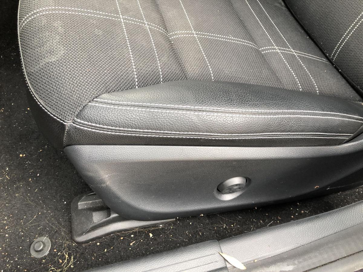 Mercedes CLA C117 bis 16 Sitz vorn links Fahrersitz Stoff Leder Artico Memory