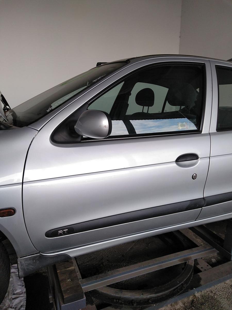 Renault Megane 1 Tür vorn links Fahrertür 5-Türer silbermetallic MV640 Bj.1996