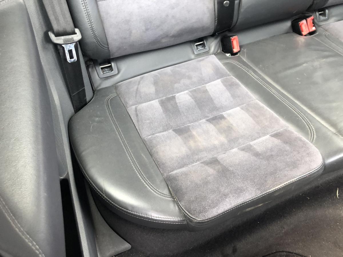 VW Golf 5 V 1K R&uuml;cksitzbank Sitzbank hinten R&uuml;ckbank Leder Alcantara 3 t&uuml;rer