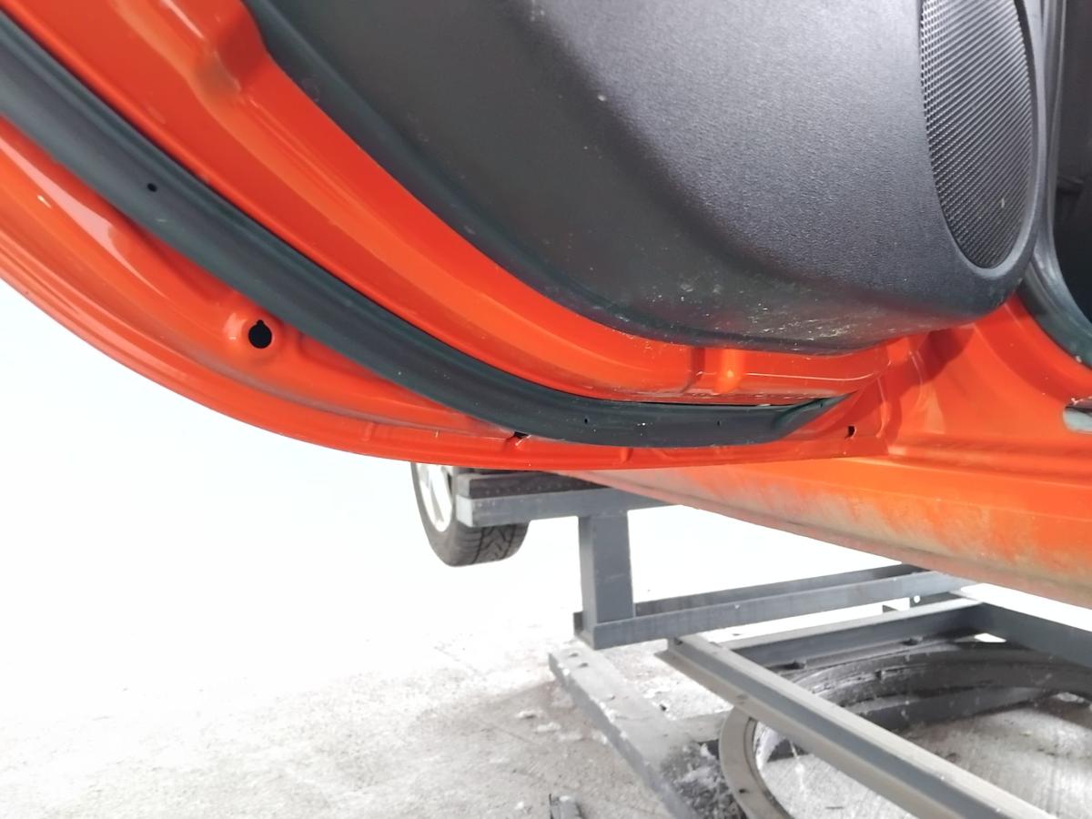 Hyundai i20 PB T&uuml;r hinten links BH Electric Red BJ2009
