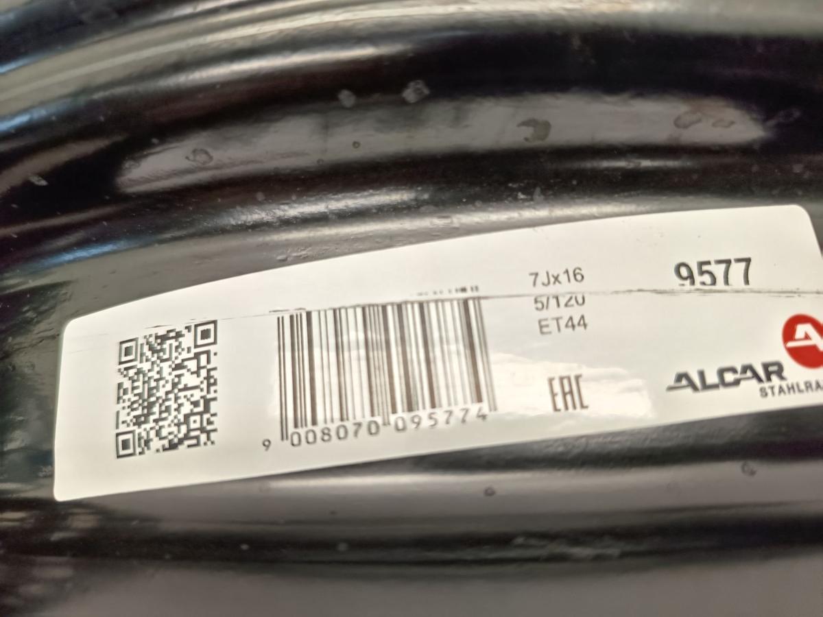 BMW E87 Satz Stahlfegen 7x16 ET44 5x120 OHNE Reifen Bj 2005