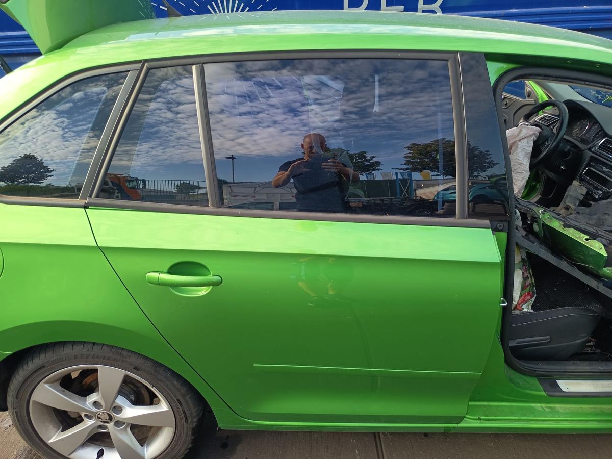 Skoda Rapid Spaceback original T&uuml;r hinten rechts Fond Rohbau F6Z Rallye gr&uuml;n