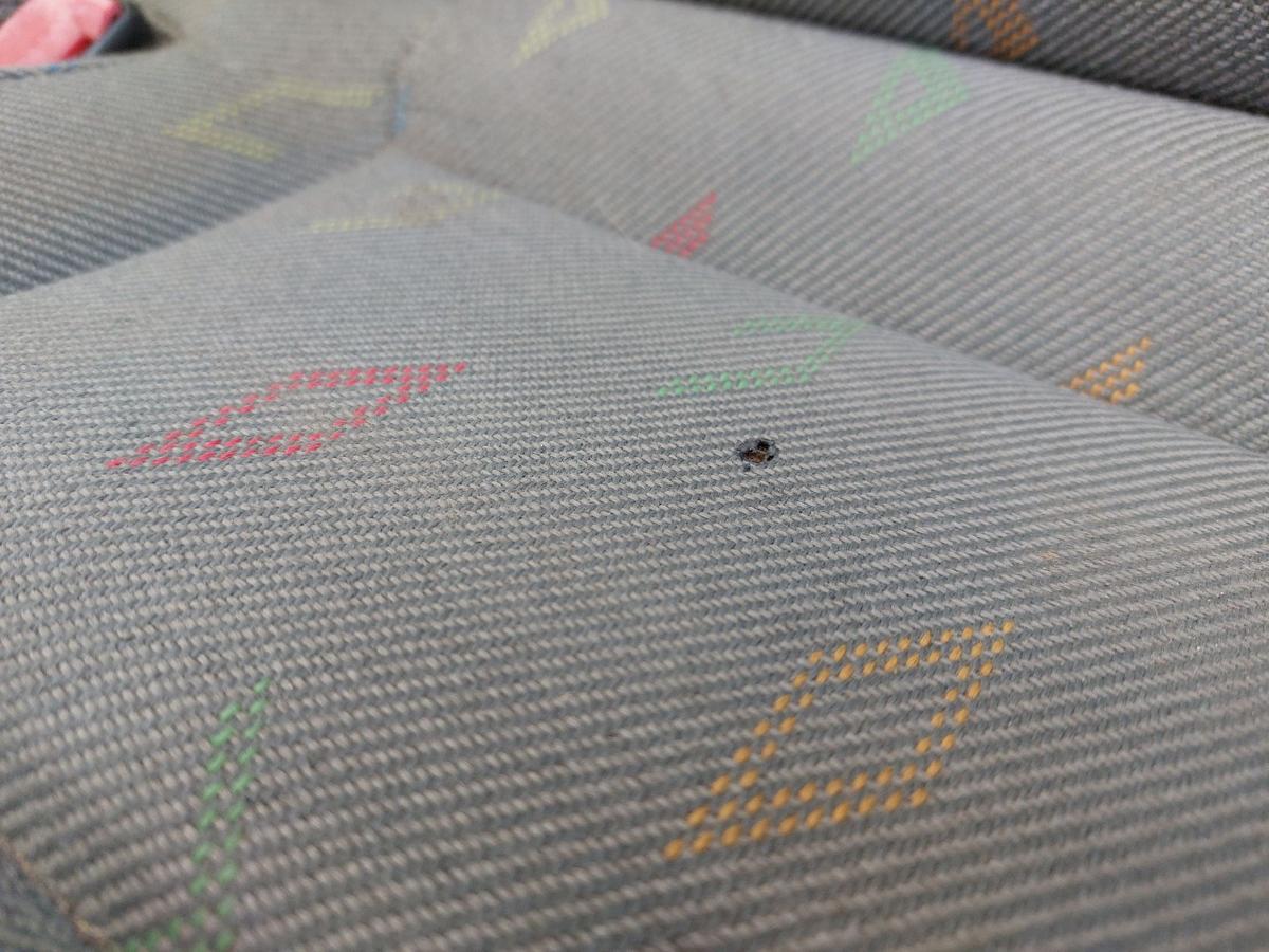 VW LT Typ 2D 3er Sitzbank hinten R&uuml;cksitzbank Sitzbank R&uuml;ckbank Text lesen