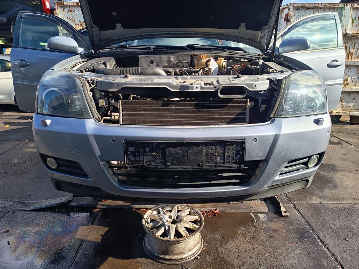 Opel Vectra C original Stoßstange Fänger vorn/Front Z163 Lichtsilber Bj 2004