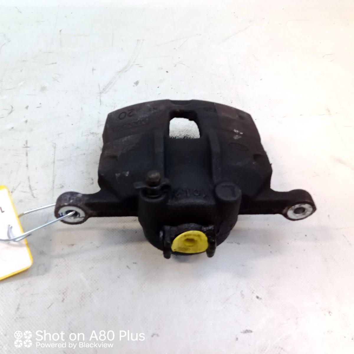 Hyundai i10 III AC3 original Bremssattel Vorderachse links 35507km Bj.2021