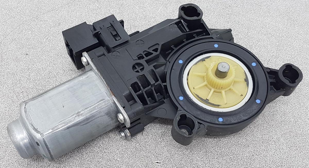 VW Polo 9N3 Fensterhebermotor vorn rechts 6Q2959801E 402146D Bj2009 3 Türig