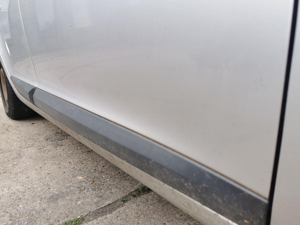 Renault Megane III Z Kombi Beifahrertür Tür Autotür Roh vorn rechts TED69 GREY