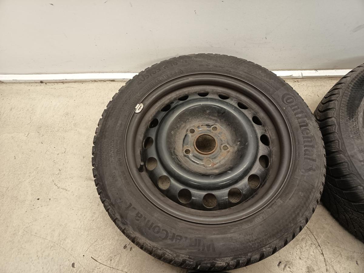 VW Passat 3C Stahlfelgen 6,5x16 ET42 mit Winterreifen DOT 4024