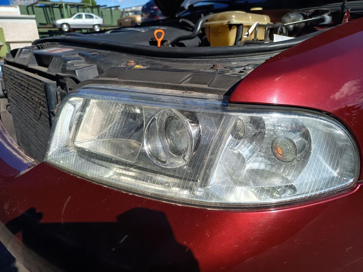 Audi A4 B5 8D original Scheinwerfer links Halogen/Haupt/Licht/Front Bj 2000