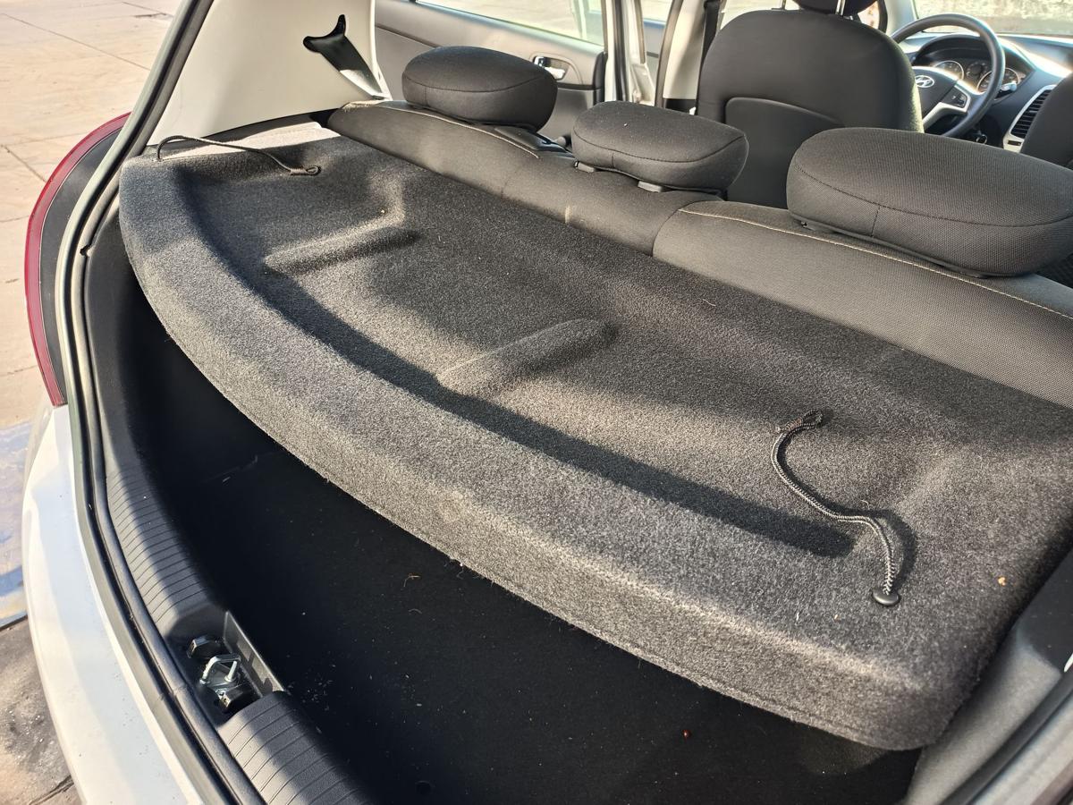 Hyundai i20 orig Hutablage Abdeckung Koffer/Laderaum 9P Midnight Black Bj 2011