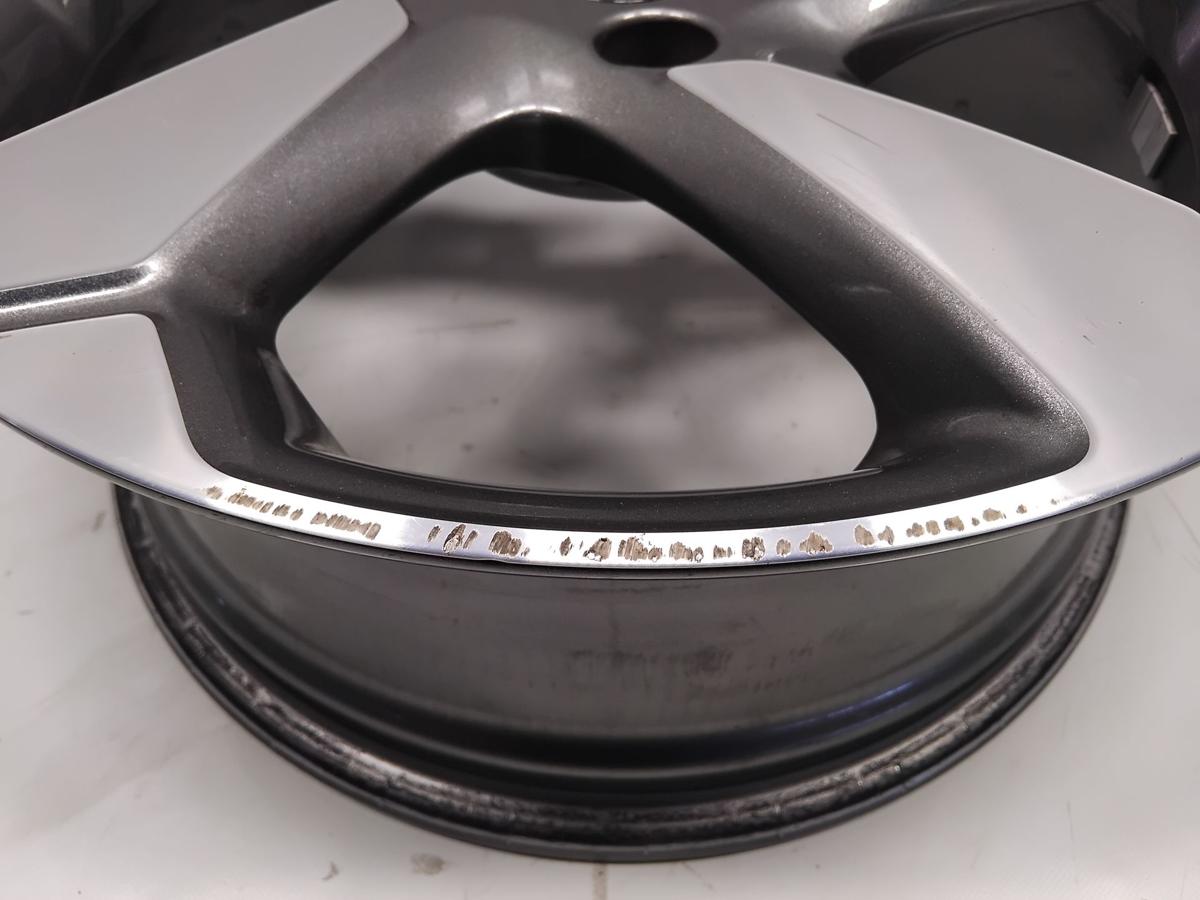 original Alufelge 7.0Jx17H2 ET42.5 J1BC-1007-C1A mit M&auml;ngeln Ford Fiesta HJ HF