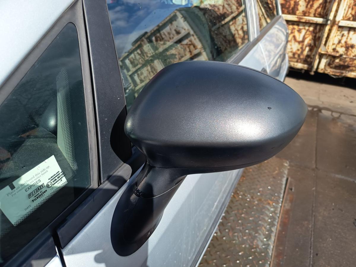 Fiat Grande Punto 199 original Aussenspiegel links elektrisch unlackiert Bj 09