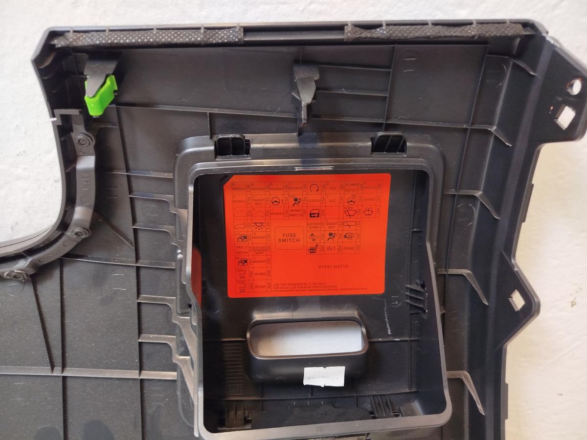 Hyundai i30 PD Mild Hybrid Verkleidung Armaturenbrett unten links OEM