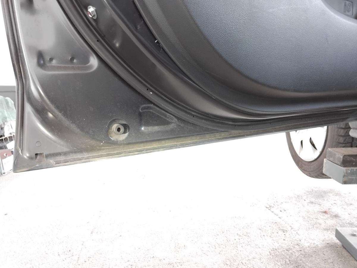 Mitsubishi Space Star A0 T&uuml;r vorn links Fahrert&uuml;r A02 Cosmos Grau BJ2014