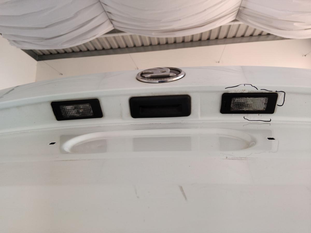 Skoda Fabia 3 III NJ Heckklappe LF9F Laser White mit Scheibe Steilheck BJ2014