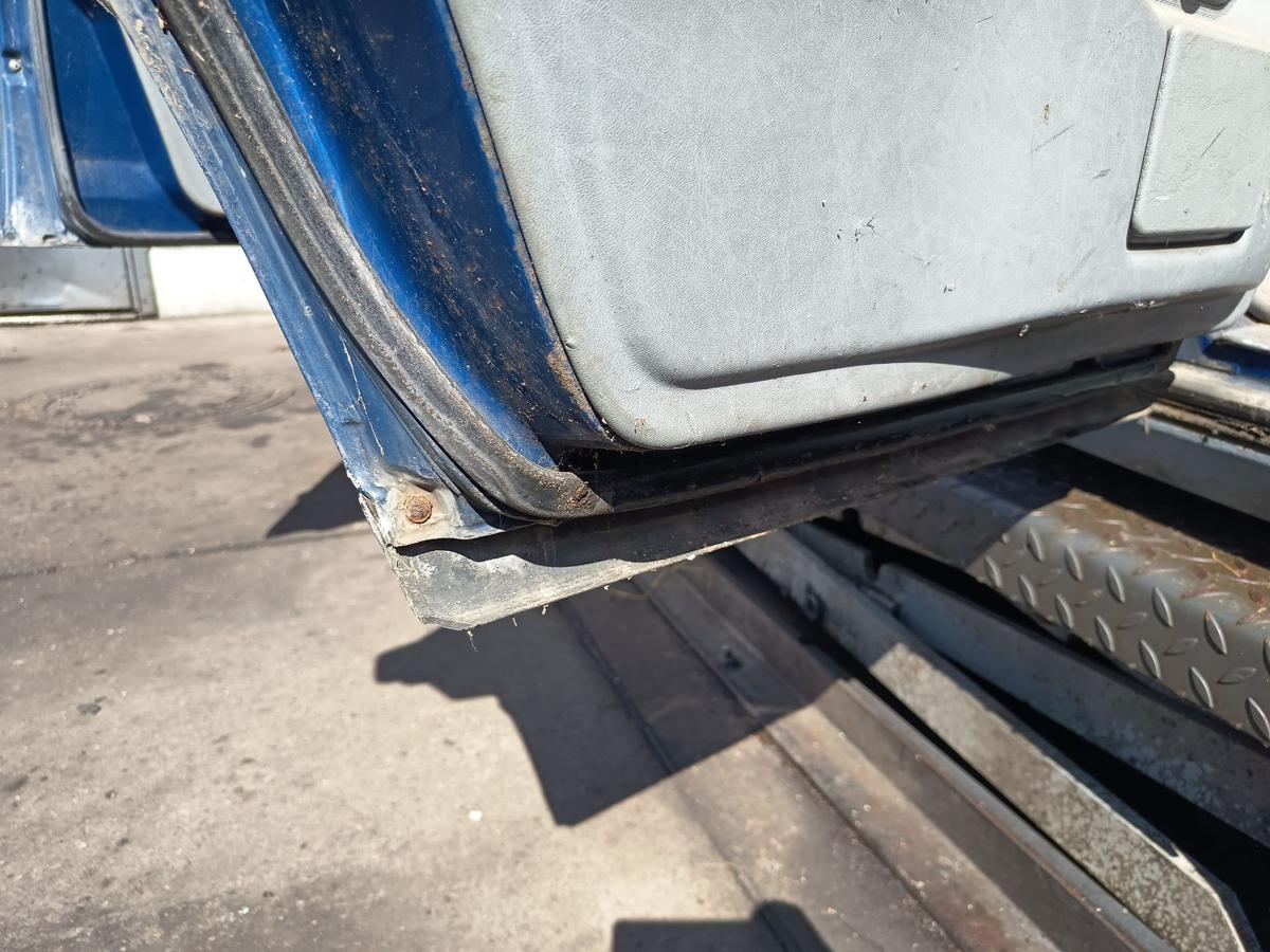 Mercedes S124 original T&uuml;r hinten links Fond 900 Surfblau Bj 1988