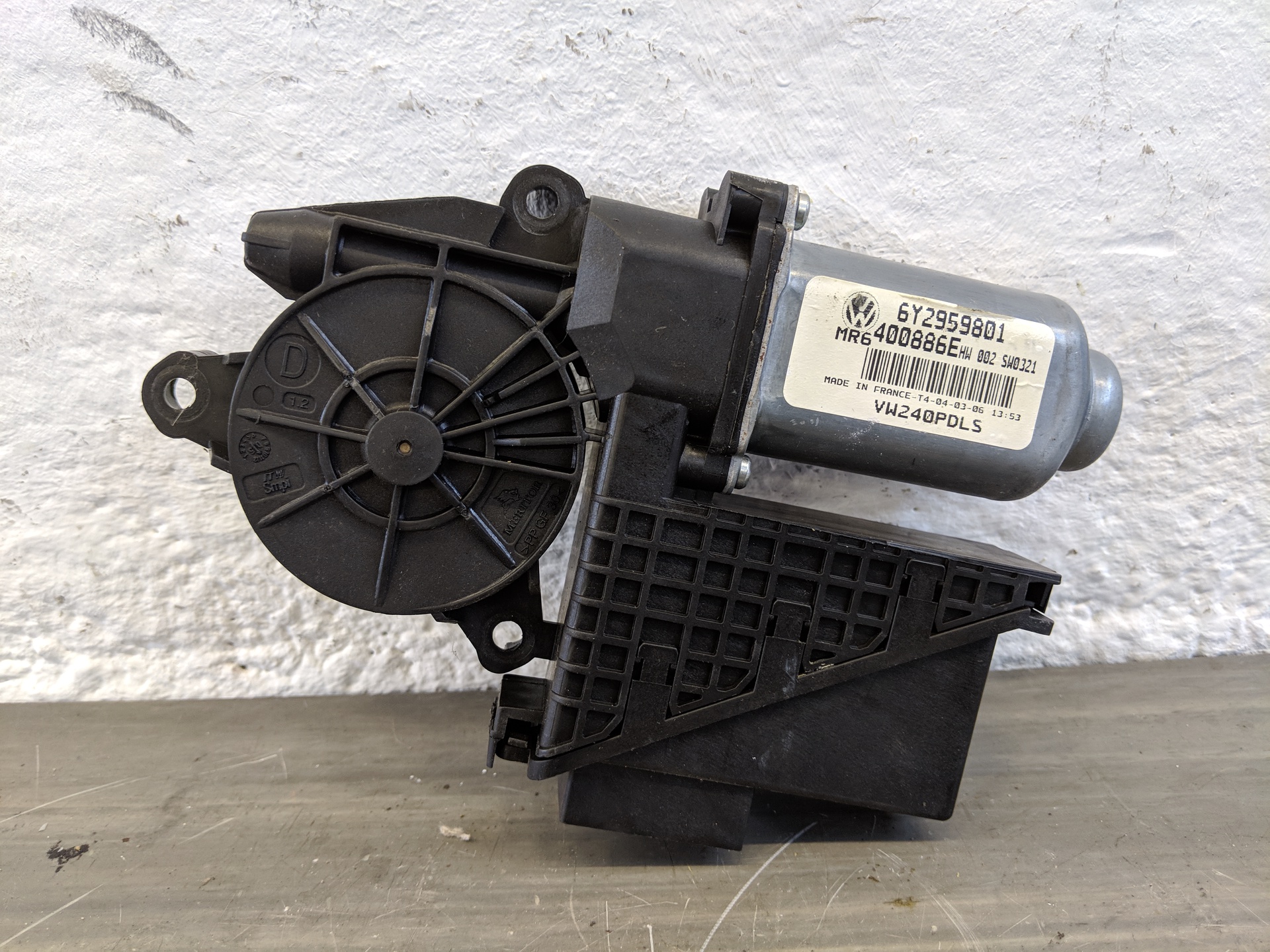 VW Polo 9N3 Bj06 Fensterhebermotor vorn rechts 6Q2959801