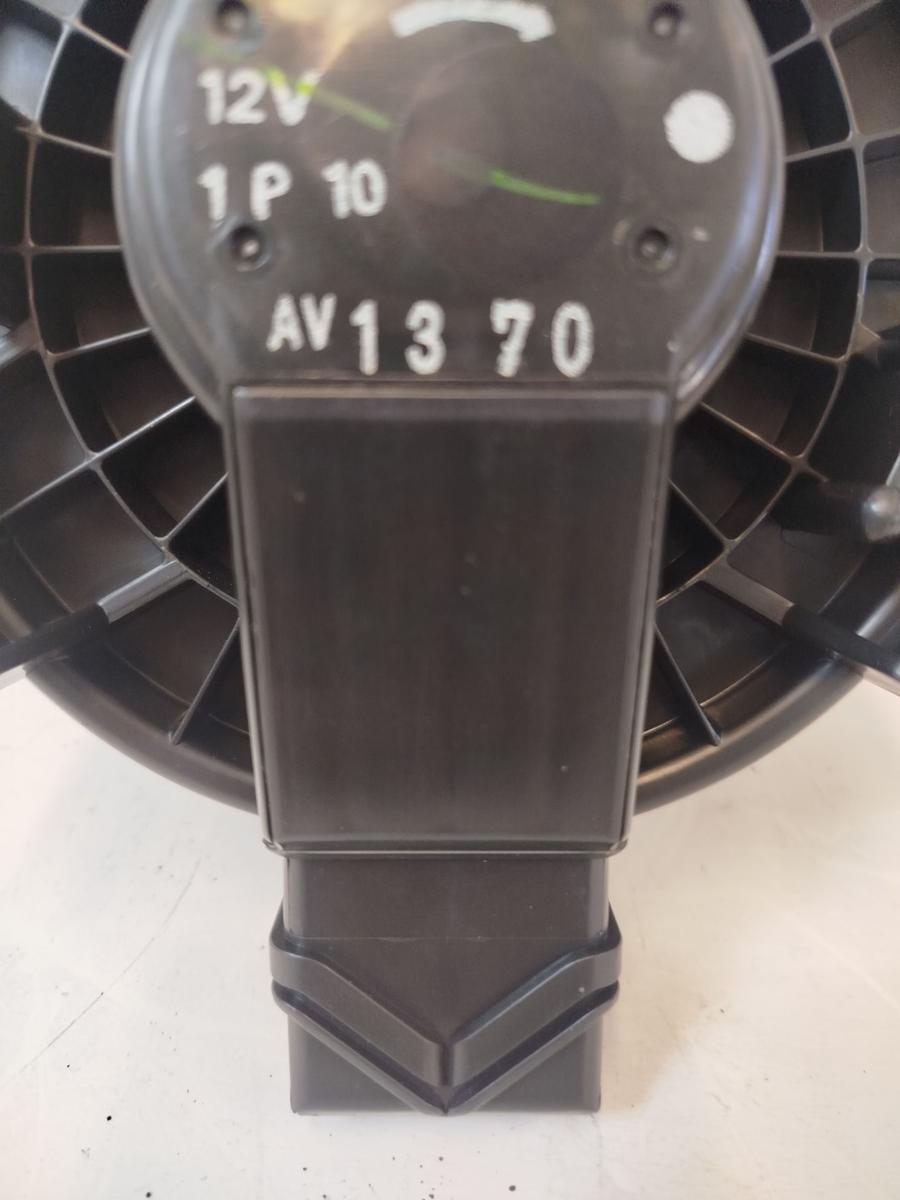 Toyota Yaris XP13 Gebl&auml;semotor Innenraumgebl&auml;semotor Heizungsgebl&auml;se