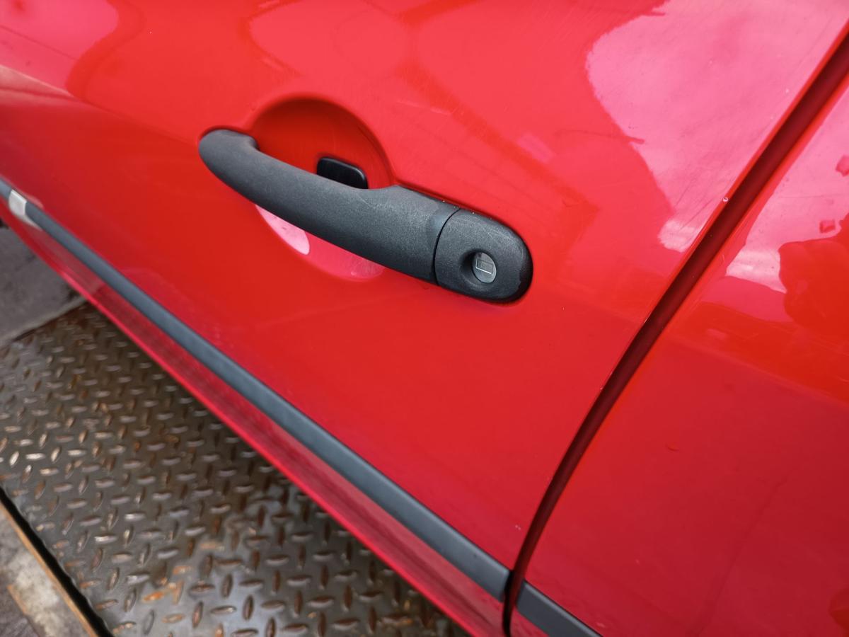 Renault Clio III original T&uuml;r vorn links Fahrer 727 Spanischrot Bj 2012