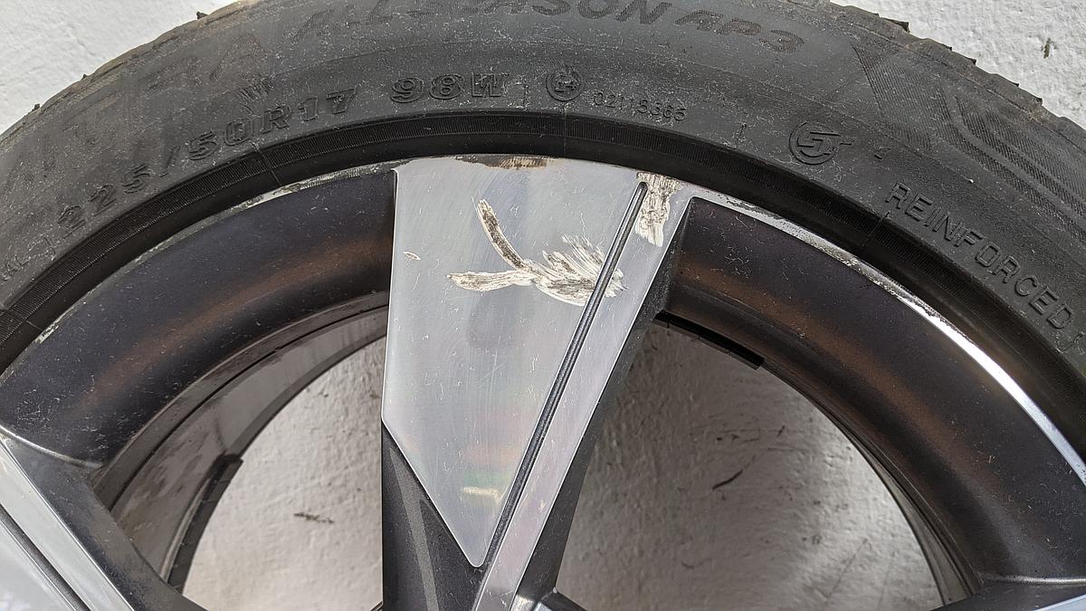 Skoda Octavia 5E Scout Alufelgen Felgensatz Alufelge 7x17 5E0601025T