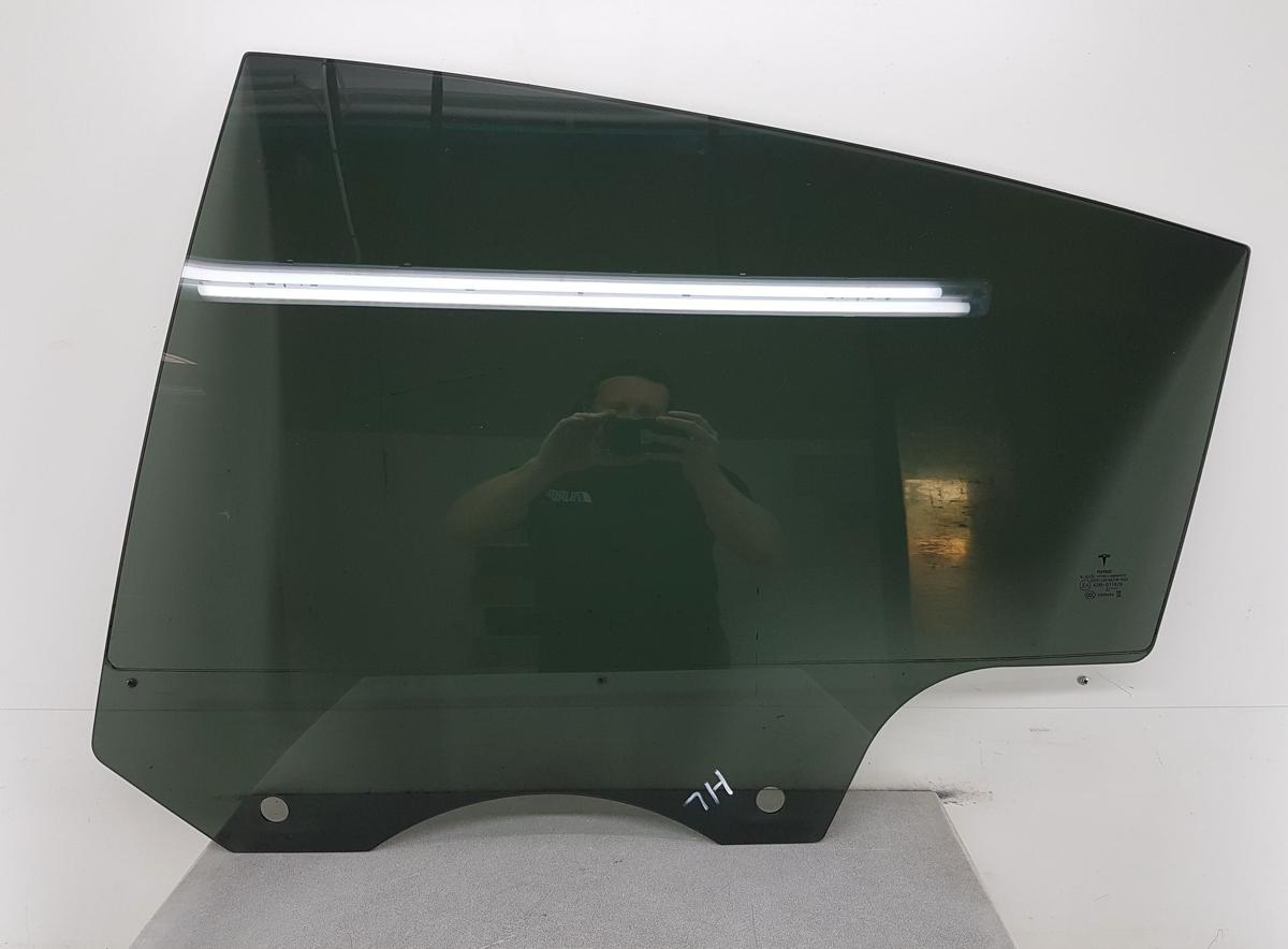 Tesla Model Y T&uuml;rscheibe hinten links abgedunkelt VSG Verbundglas Bj2022