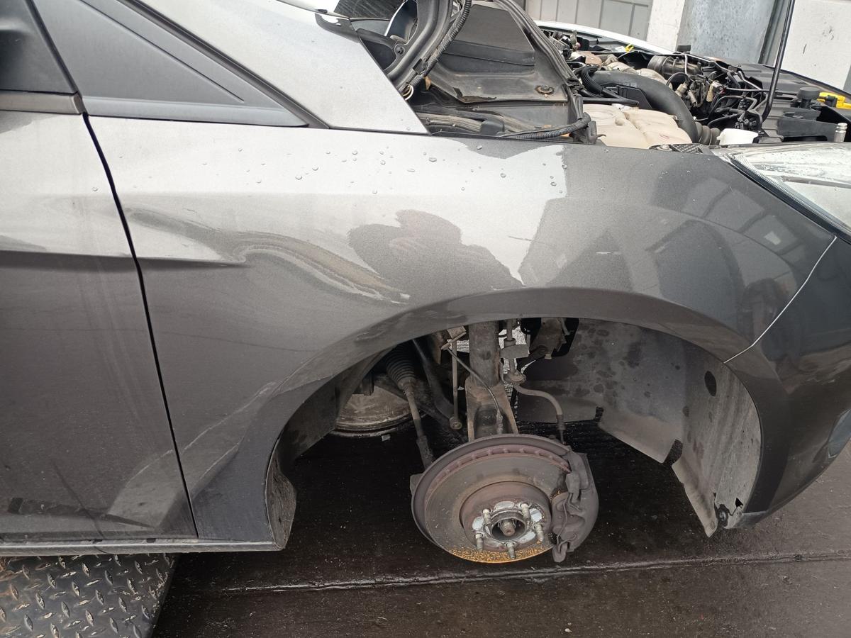 Ford Focus III original Kotflügel rechts Magnetic Grau Facelift Bj 2015