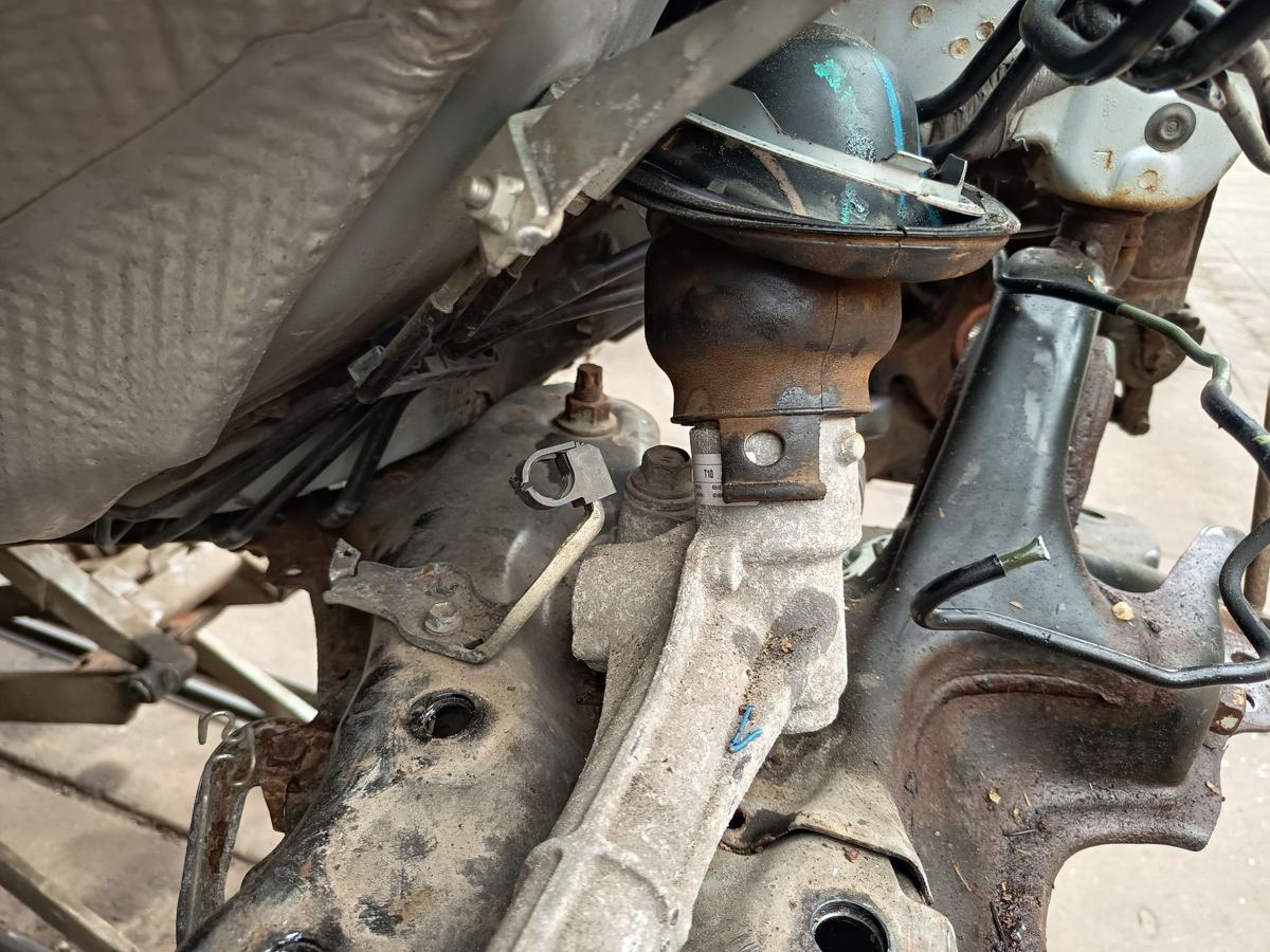 Toyota Auris E18 Hybrid original Lenkgetriebe ohne Spurstangen Bj 2013