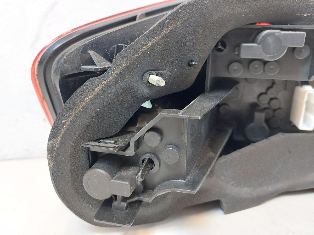 Peugeot 407 6D 6E R&uuml;ckleuchte rechts Limo R&uuml;cklicht R&uuml;ckscheinwerfer Heckleuchte
