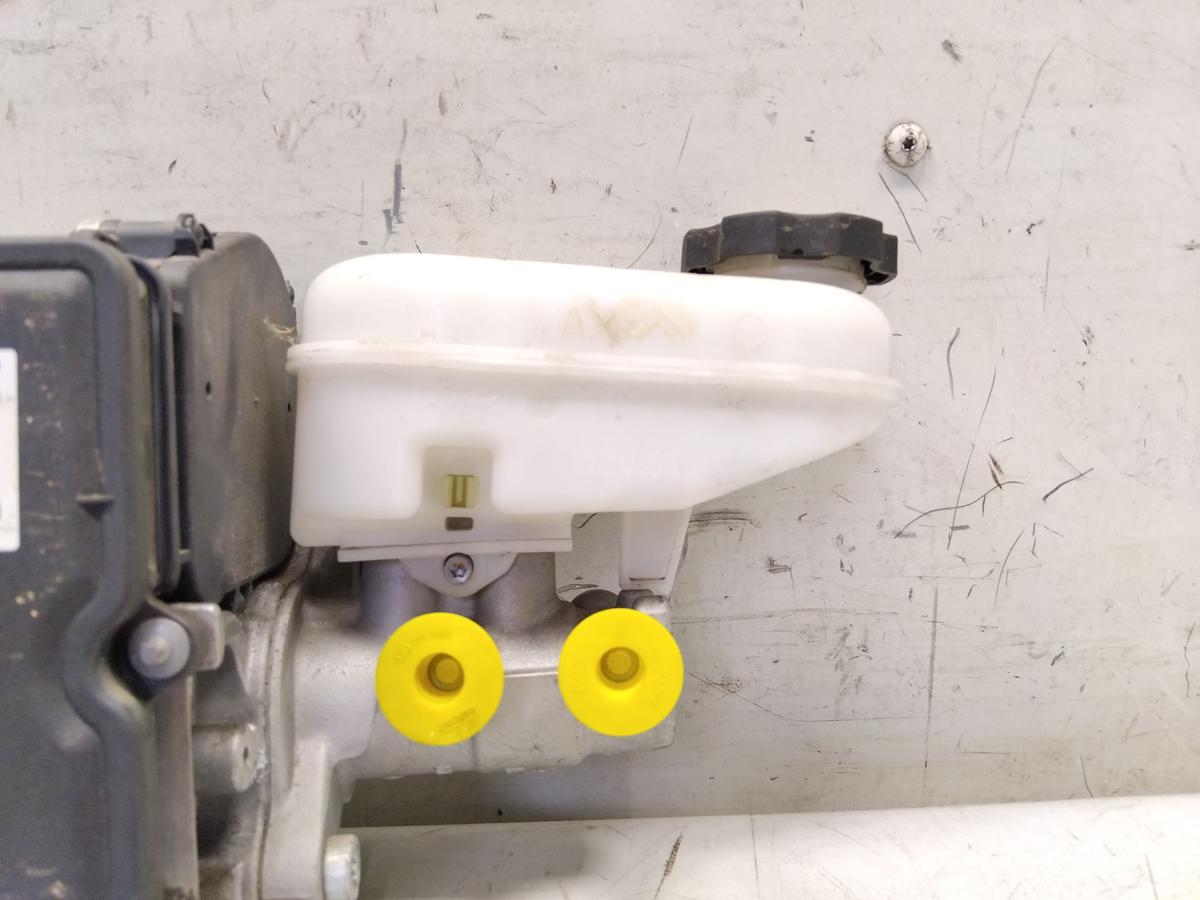 Tesla Model S original Bremskraftverst&auml;rker mit Hauptbremszylinder Bj.2019