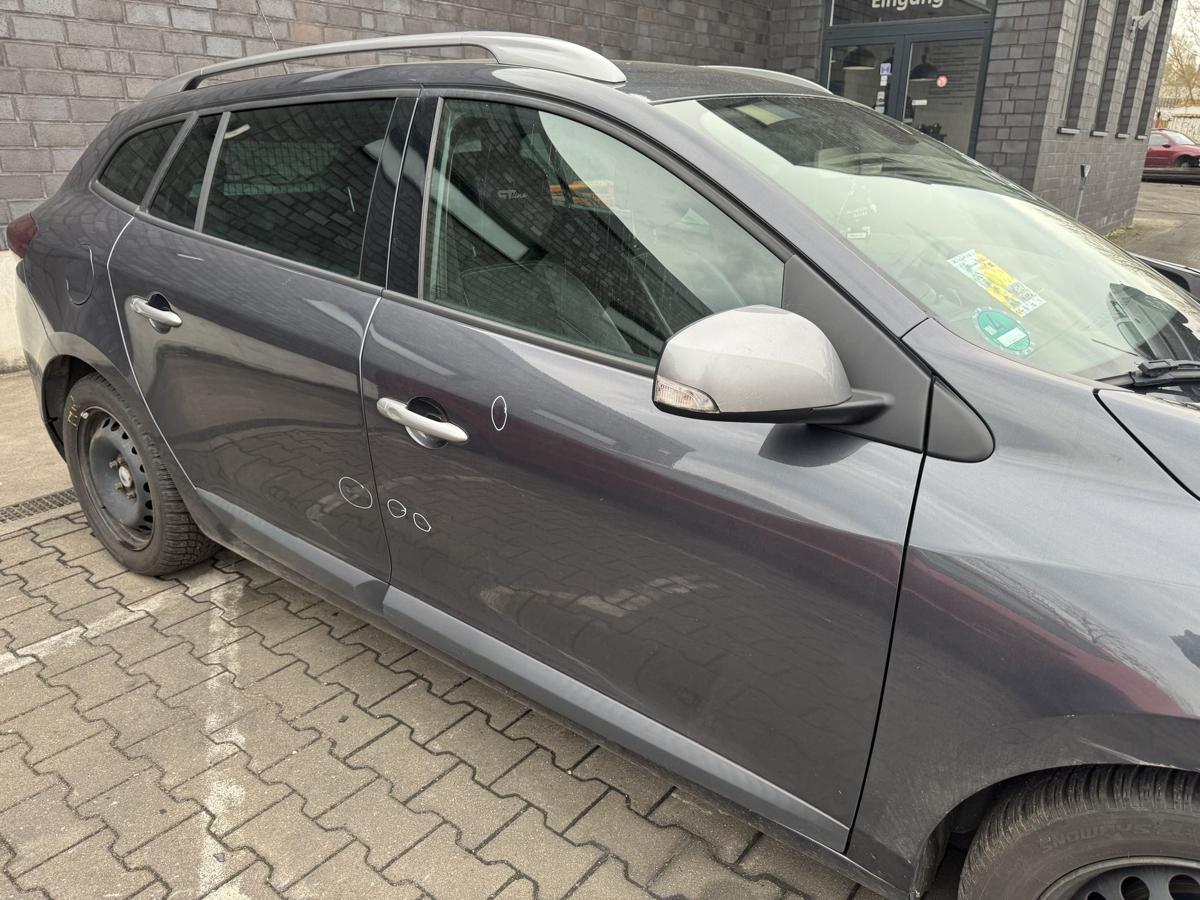 Renault Megane 3 Grandtour original T&uuml;r vorn rechts TEB66 Graphitschwarz Rohbau Bj.2011