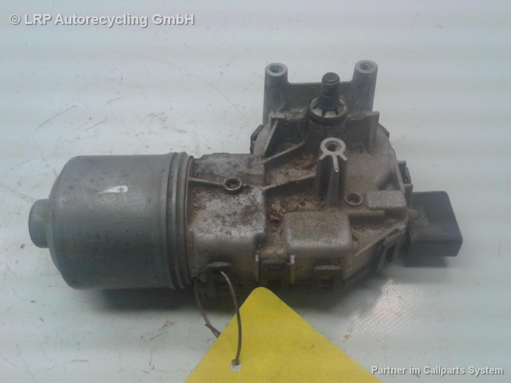 Mazda 3 BK original Wischermotor vorn 0390241731 BOSCH BJ2005