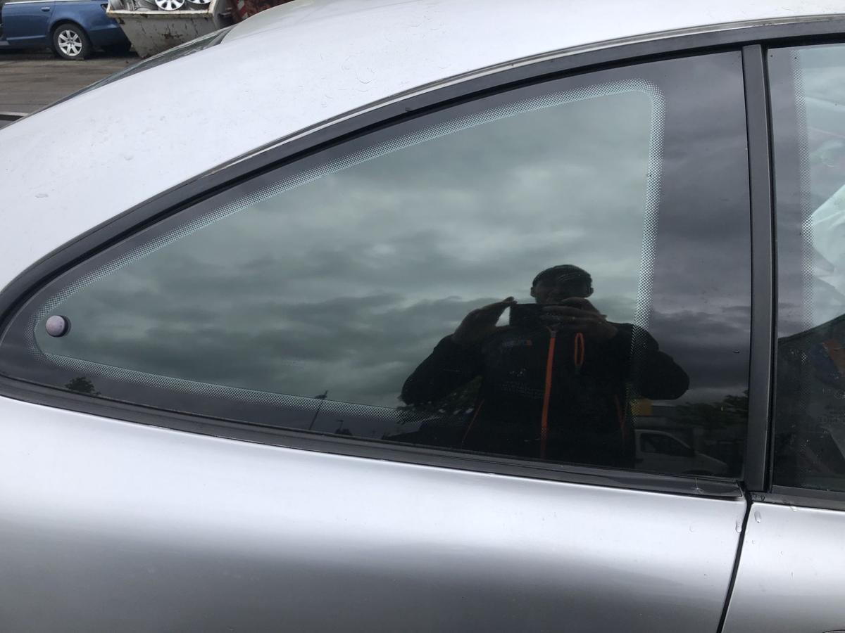 Peugeot 406 Coupe original Seitenscheibe rechts Ausstellfenster Bj 2002