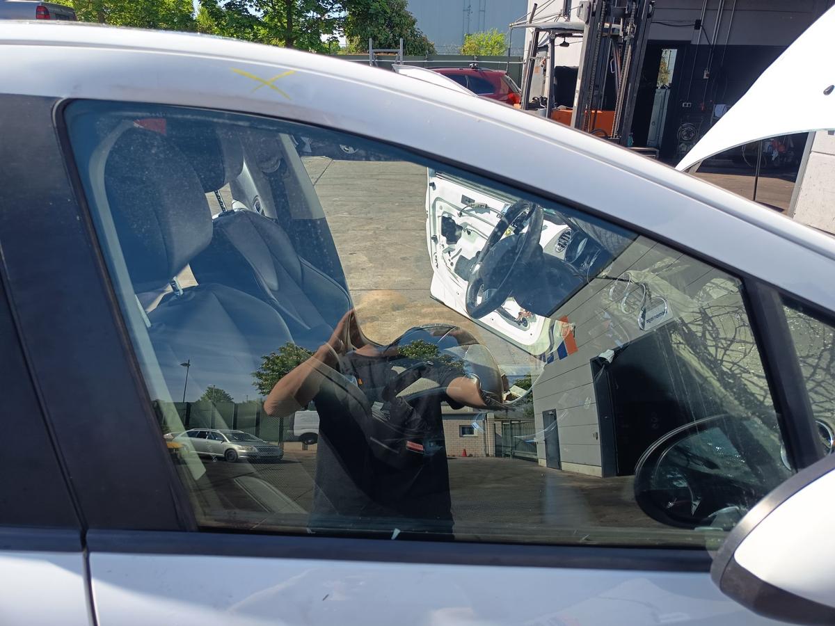 Peugeot 308 original T&uuml;rscheibe vorn rechts Beifahrerfenster Bj 2011