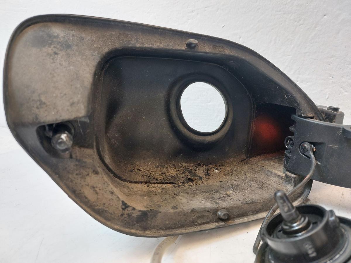 VW Passat 3G B8 Limo Tankklappe Tankdeckel Tanverschluss LI7F Uranograu