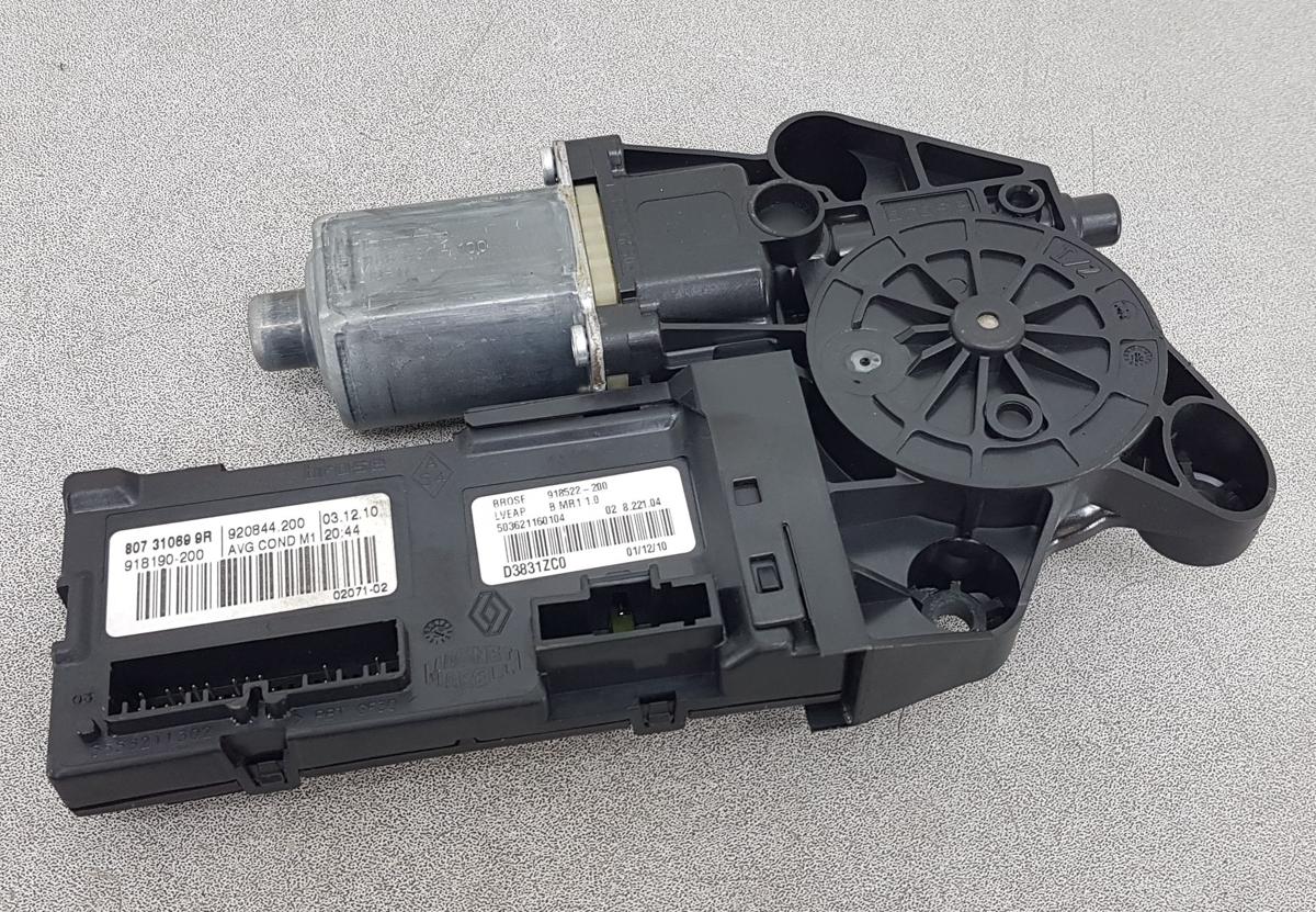 Renault Megane III Motor Fensterheber vorn links 807310699R 0130822479 Bj11