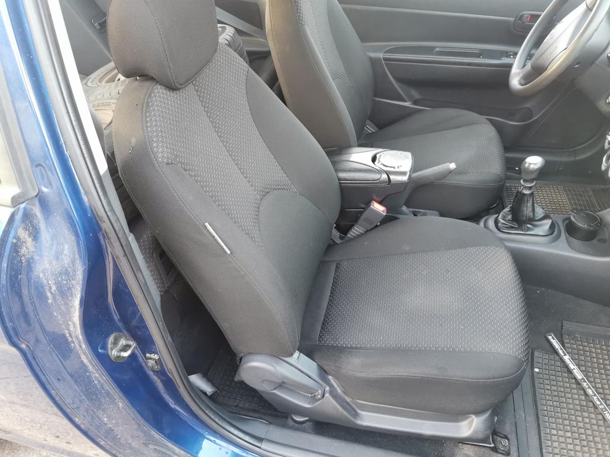 Hyundai Accent III MC Beifahrersitz Sitz Autositz Stoff vorn rechts 3 T&uuml;rer