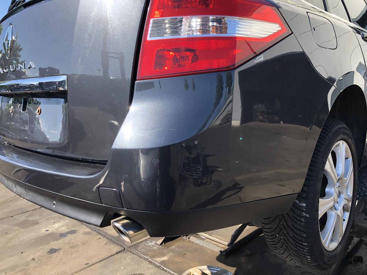 Renault Laguna III orig Stoßstange Fänger hinten/Heck B66 Graphitschwarz Bj 2010