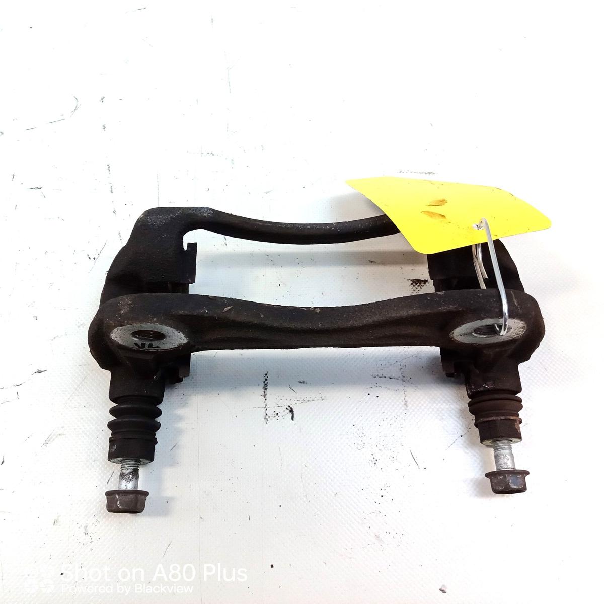 Hyundai i10 III AC3 original Bremssatteltr&auml;ger Vorderachse links Bj.2021