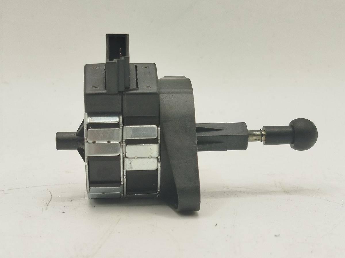 Skoda Octavia 1U Stellmotor Stellelemet Xenonscheinwerfer Scheinwerfer rechts