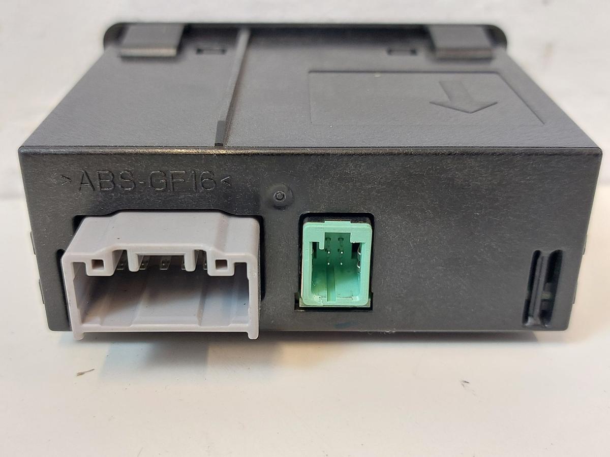 Mazda 2 Typ DJ Leser Leseger&auml;t Anschluss USB und SD Karte OEM