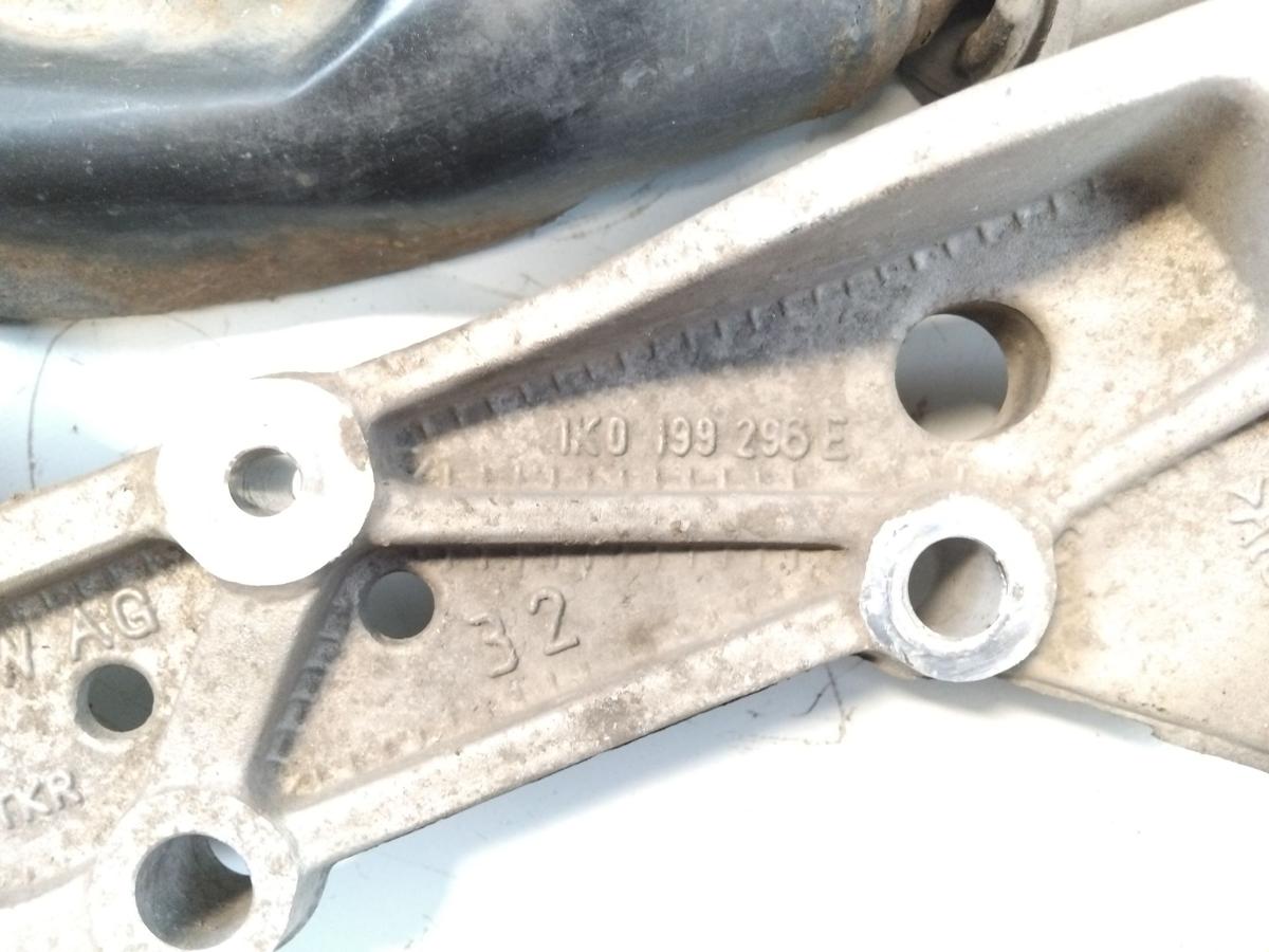 Audi A3 8P original Querlenker Vorderachse rechts mit Alukonsole Bj.2010