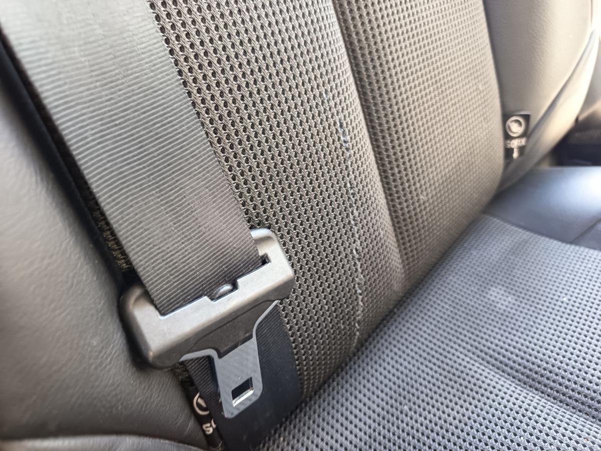 Peugeot 308 GTI original Leder R&uuml;cksitzbank geteilt mit Armlehne schwarz Bj 2011