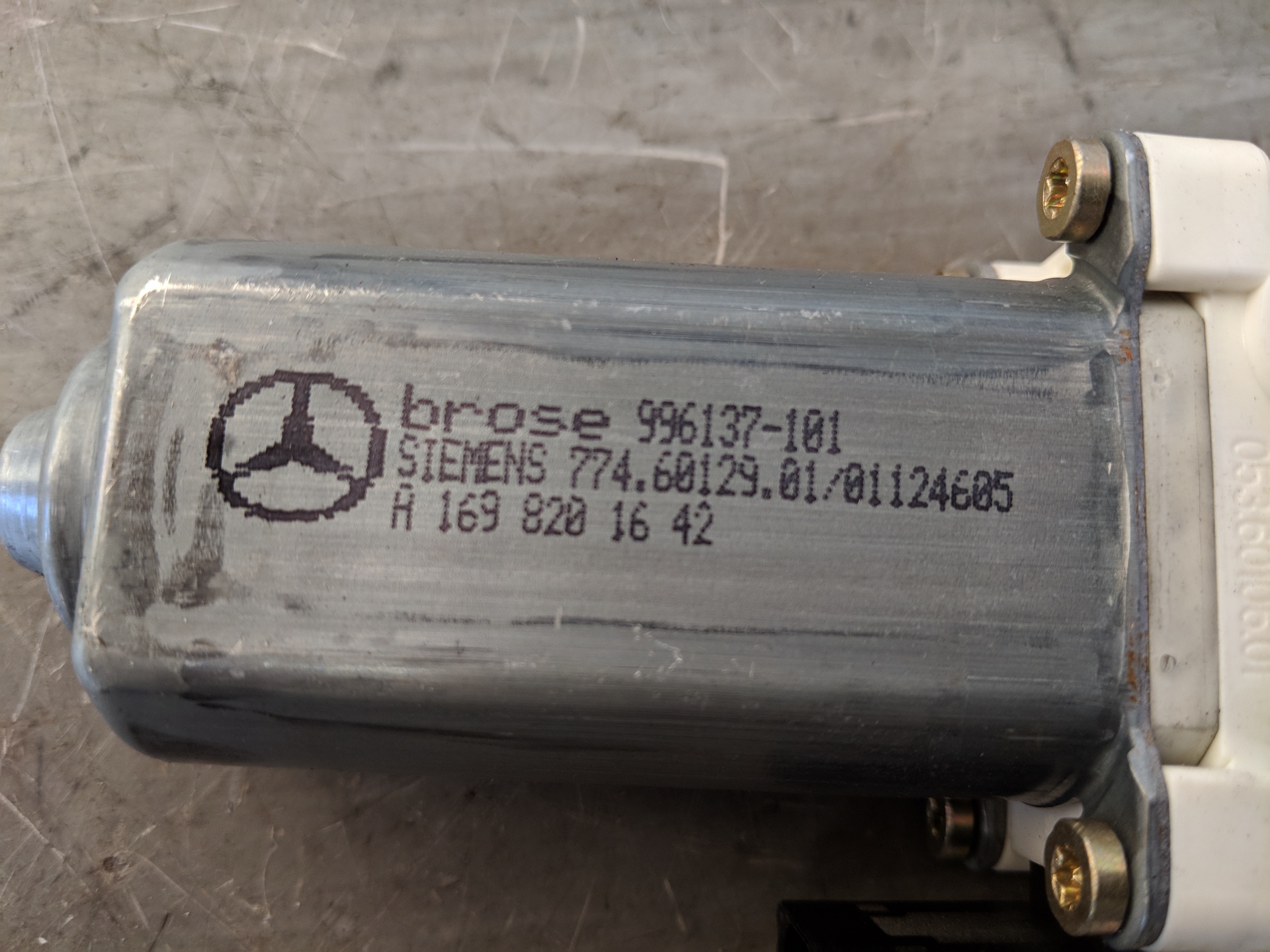 Mercedes W169 A-Klasse Fensterhebermotor vorn rechts A1698201642