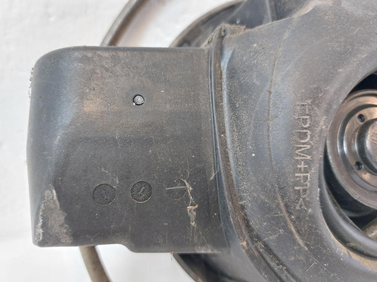 VW Golf 5 V 1K Tankklappe Tankdeckel Tankverschluss LA7W Reflexsilber
