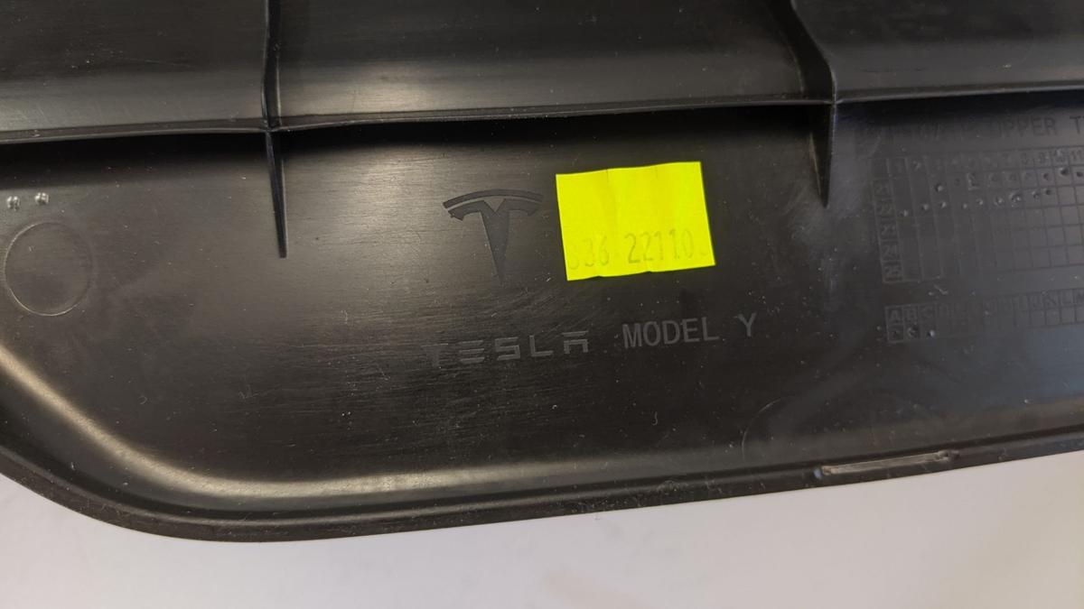 Tesla Model Y Innenverkleidung Heckklappe Oberteil Scheibe Originalteil