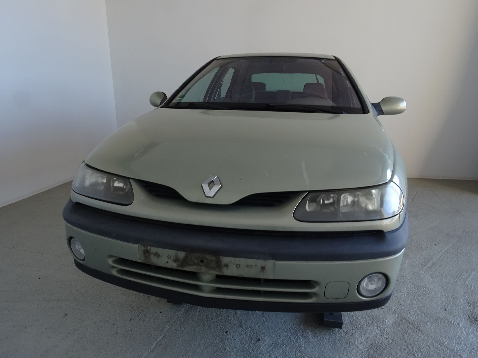 Renault Laguna 1 original Kotflügel vorn rechts Hellgrünmetallic MV931 Facelift