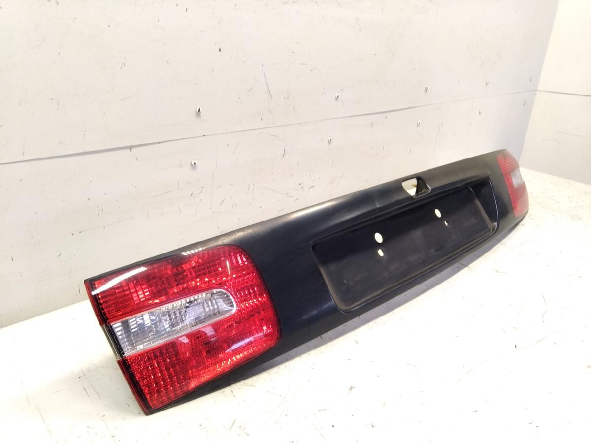 Volvo V40 Kombi original Heckblende Leuchtenband Heckklappe BJ2001 Facelift