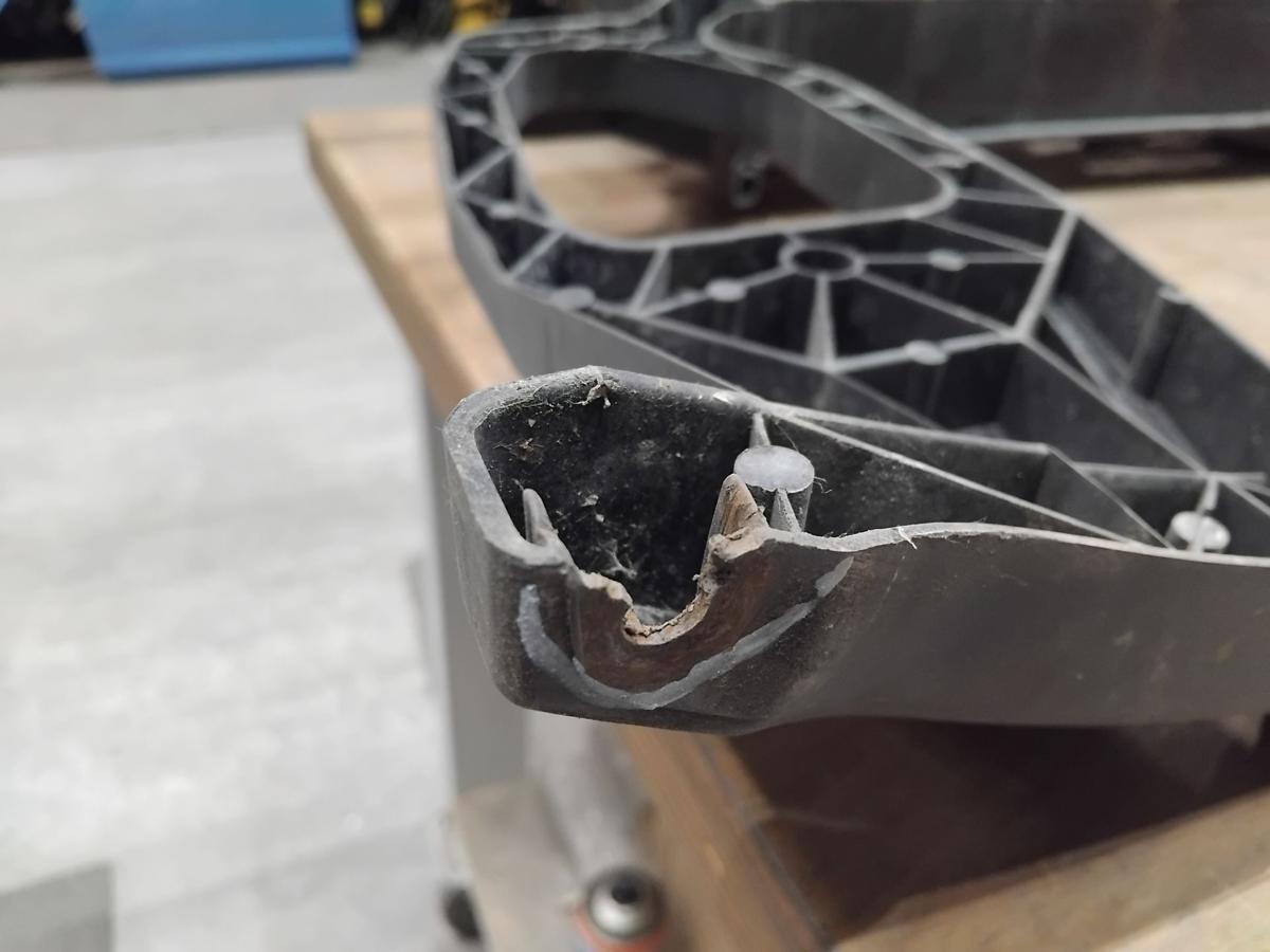 Fiat Panda 169 original Schlo&szlig;tr&auml;ger Frontmittelteil 1.2 44kw Bj.2007