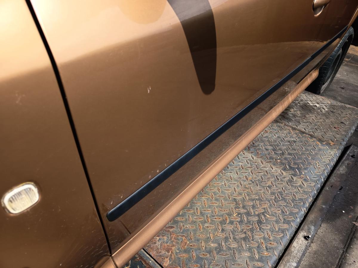 Skoda Octavia 1U original T&uuml;r vorn links Fahrer Rohbau F8G Atamacabeige Bj 2001